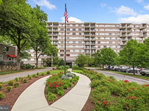 4977 Battery Ln #1220, Bethesda, MD 20814