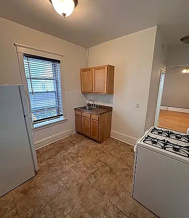 5th image of 2609 Hennepin Ave S #4f3419467