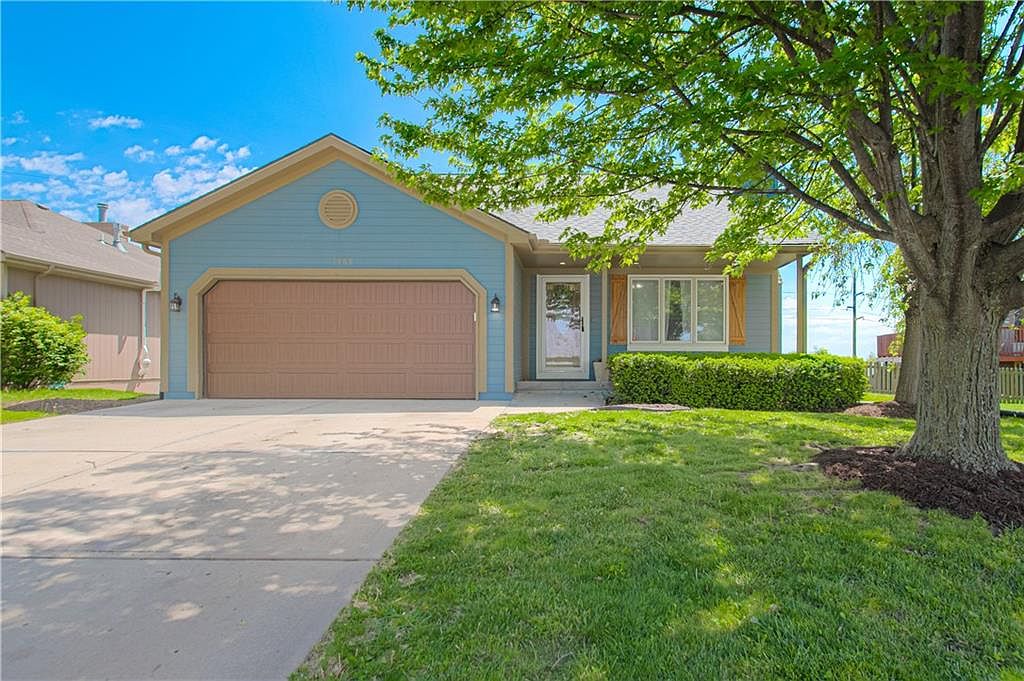 1768 Claywoods Pkwy, Liberty, MO 64068 Zillow
