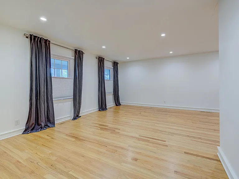 10602 Tioga Ct — Photo 16