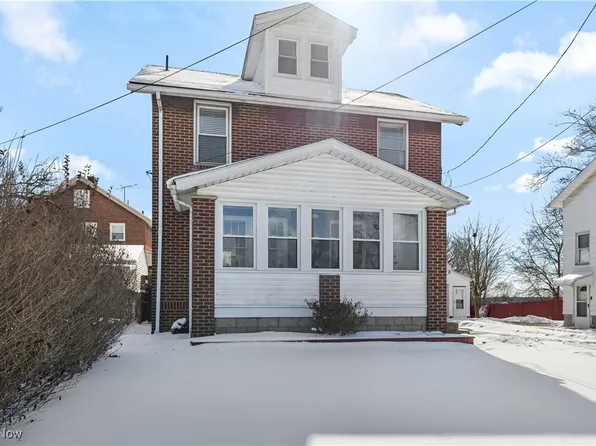 165 Smithsonian St, Girard, OH 44420