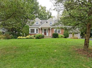 81 Ash Tree Ln, Niskayuna, NY 12309