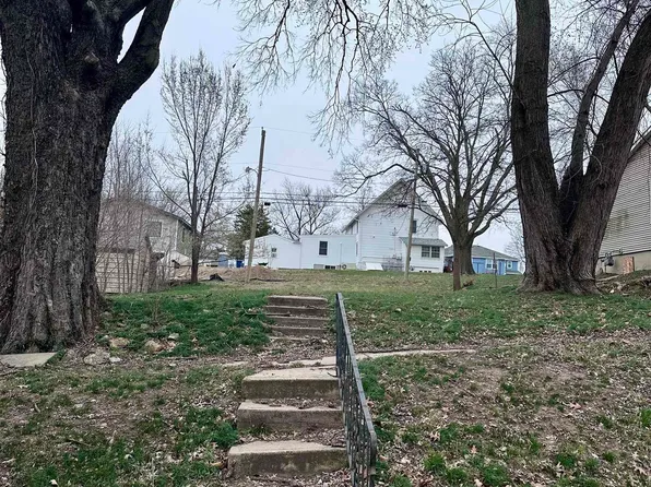 618 Locust St, Eudora, KS 66025