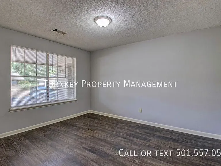 2 E Laramie Dr #B — Photo 10