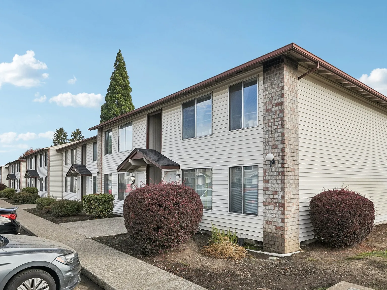 Silverpark Apartments — Photo 3