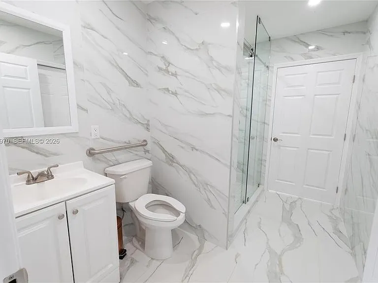 12040 SW 43rd St — Photo 46