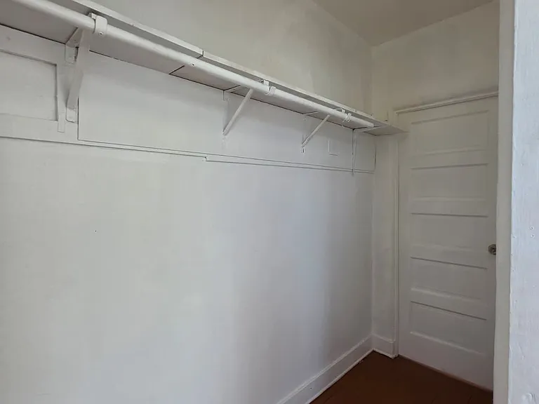 1603 SW 8th St #6 — Photo 6