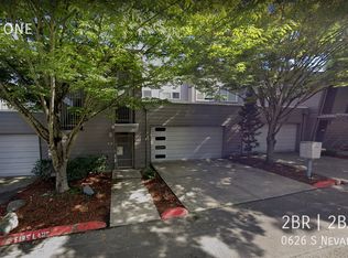 626 S Nevada St APT B, Portland, OR 97219