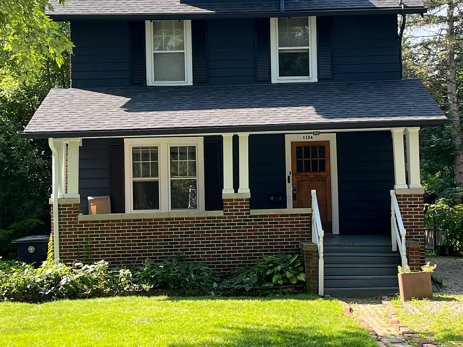 5 bed, 1404 sqft, $5,600 — Photo 1