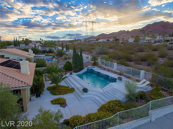 3rd image of 622 Valencia Dr