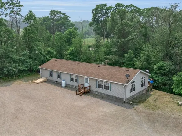 4335 Dry Bridge Rd, Alexander, NY 14005
