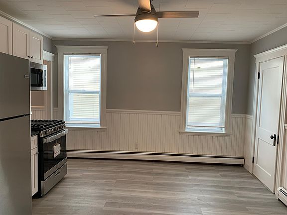 3rd image of 58 Salem St Unit 2