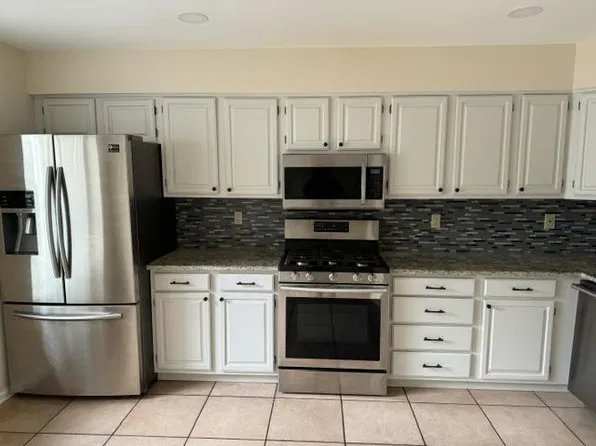 6405A Normandy Dr, Mount Laurel, NJ 08054