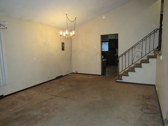 3rd image of 616 N Bierman Ave