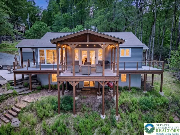 135 Al Wa Da Cir, Greentown, PA 18426