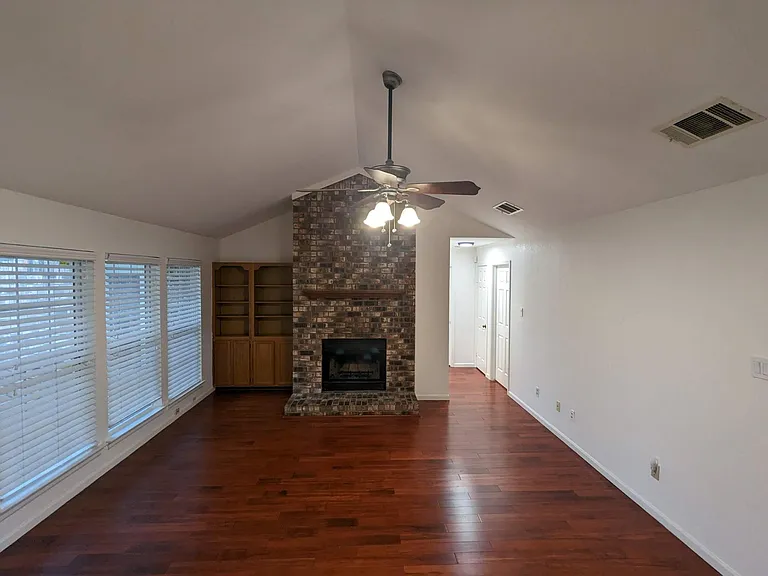 266 Barclay Ave — Photo 2