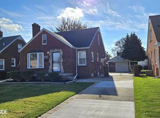 15628 Juliana St, Eastpointe, MI 48021