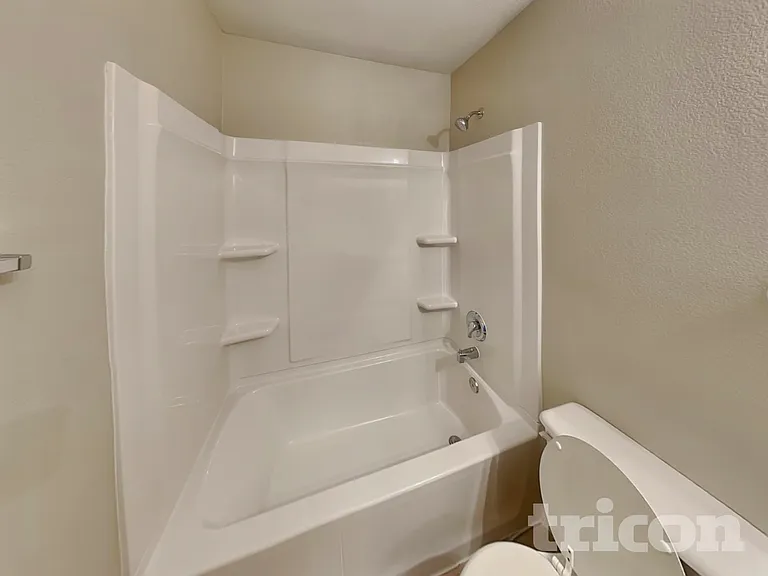 2338 Manchester Ln — Photo 16