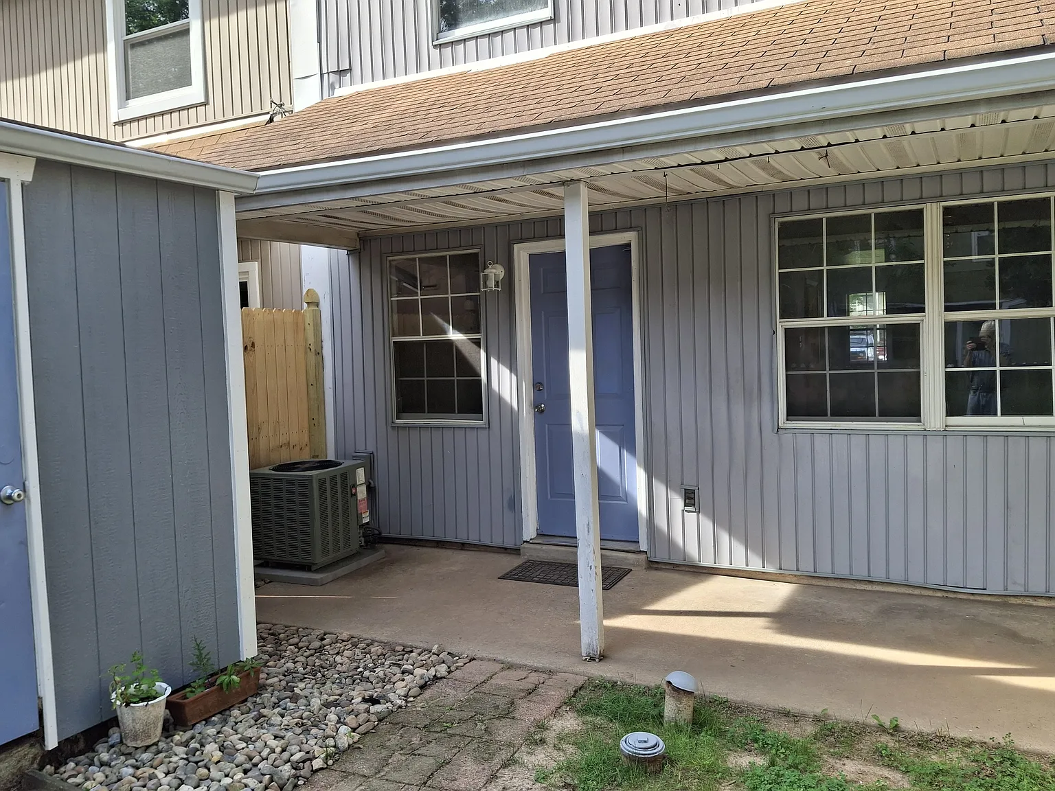 3 bed, 2.5 bath, 1400 sqft, $2,000 — Photo 2
