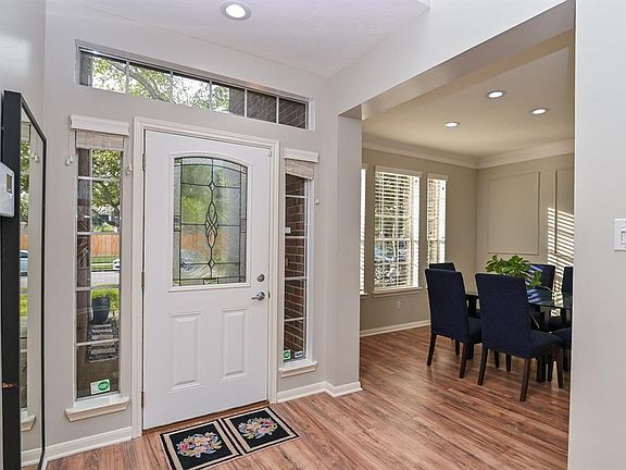 4th image of 811 Fairpark Ln