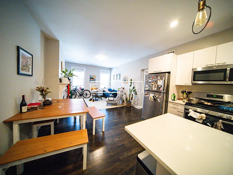 26 John F Kennedy St #4F — Photo 1