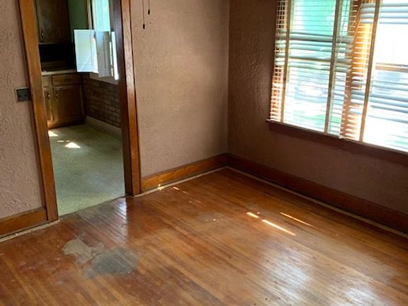 3rd image of 2826 Bildahl St