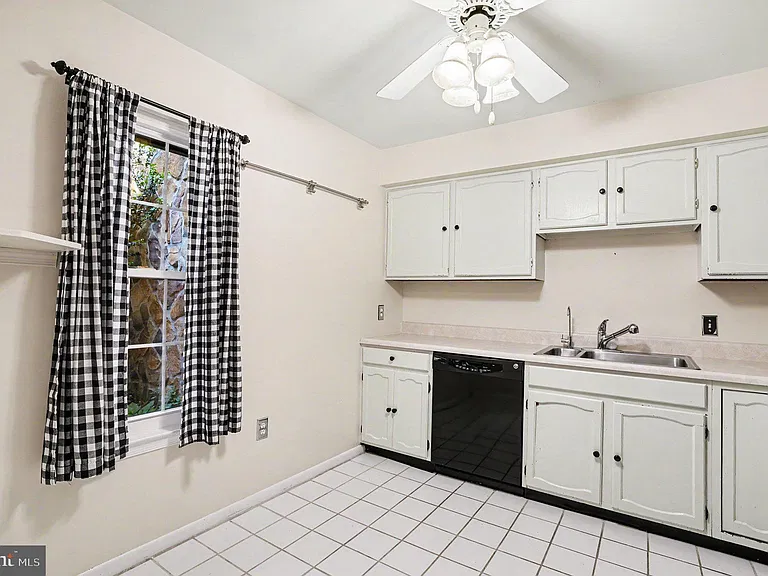 205 Valley Stream Ln #205 — Photo 8