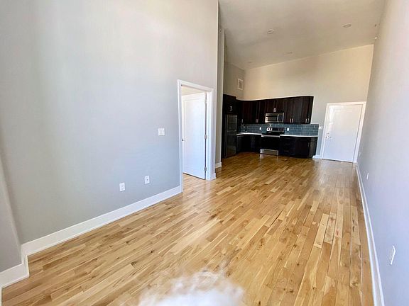 2nd image of 1525 W Girard Ave #305A