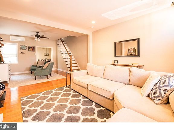 3rd image of 2738 Parrish St