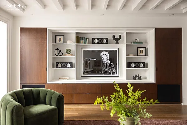 Sold by Sotheby's International Realty | media 34