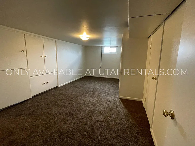 158 W 500 N — Photo 3
