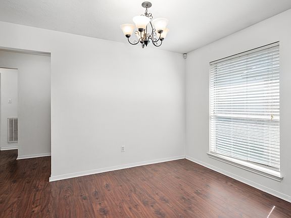 5th image of 18239 Beaverdell Dr