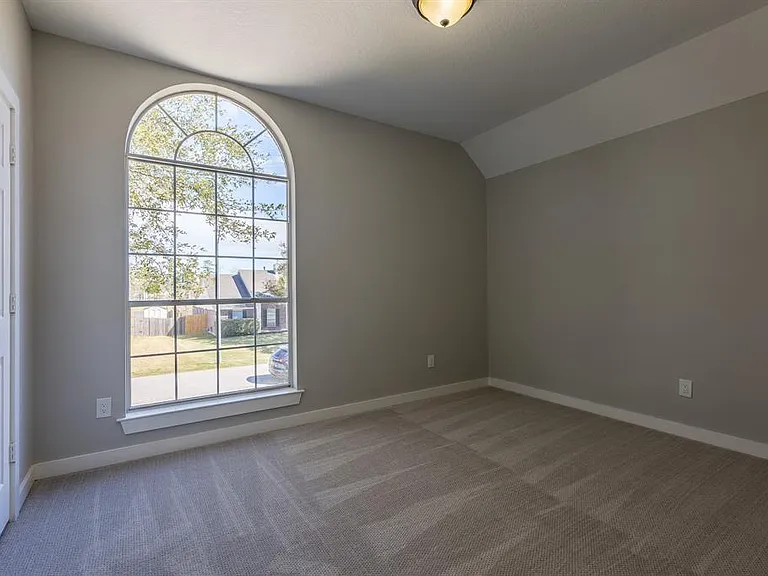 522 Jeremy Ct — Photo 32