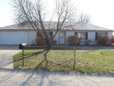 3965 Forrest Ln, Manhattan, KS, 66502