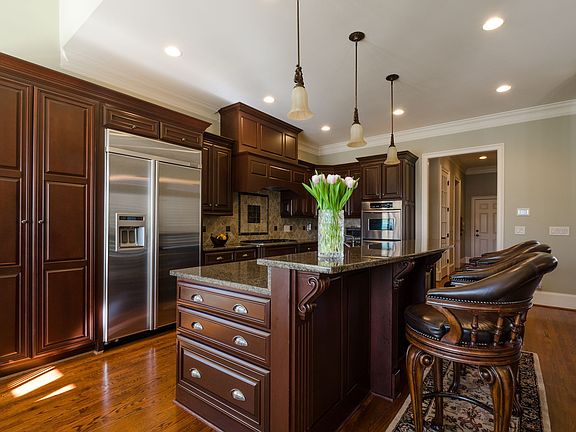 LUXURY GOURMET KITCHEN