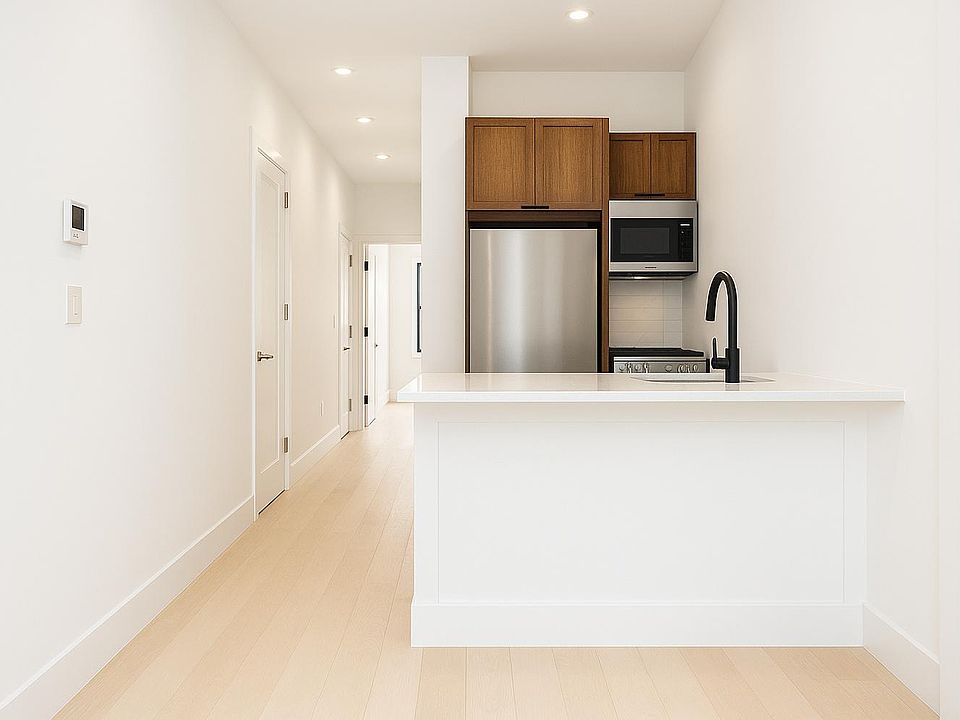 2nd image of 587 Onderdonk Ave #2F