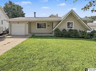 7839 Grover St, Omaha, NE 68124