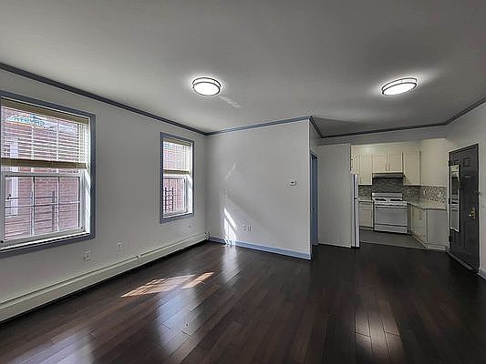 2nd image of 2072 E 18th St #2