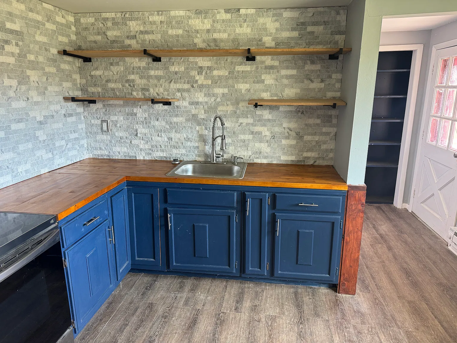 3 bed, 1120 sqft, $1,800 — Photo 3