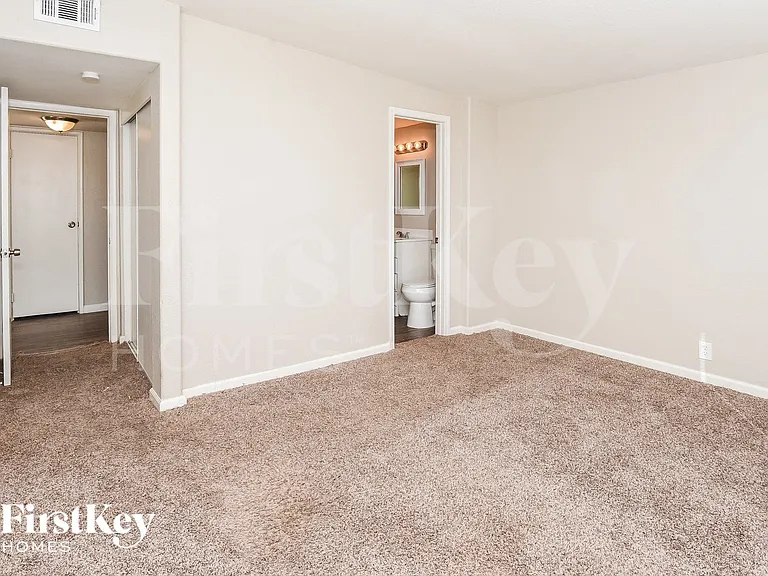 2085 Palora Ave — Photo 8