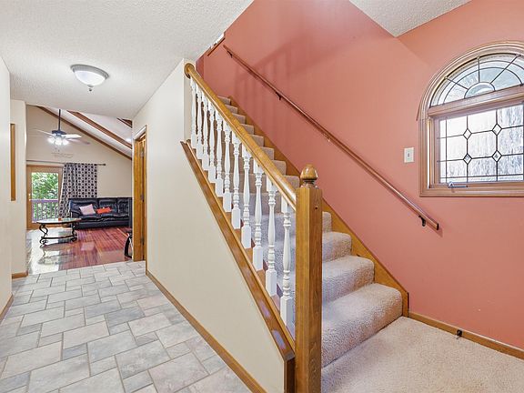 5th image of 2611 SW Golf View Dr