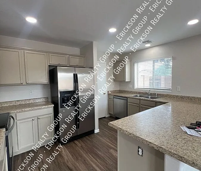 23921 W Wayland Dr — Photo 12