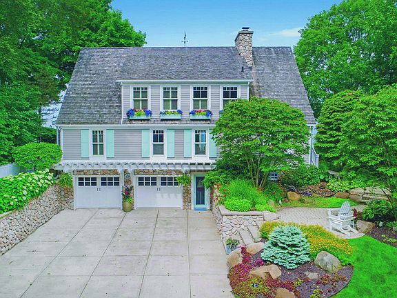 3rd image of 6179 Lakeshore Dr