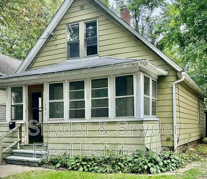 391 E Voris St — Photo 1
