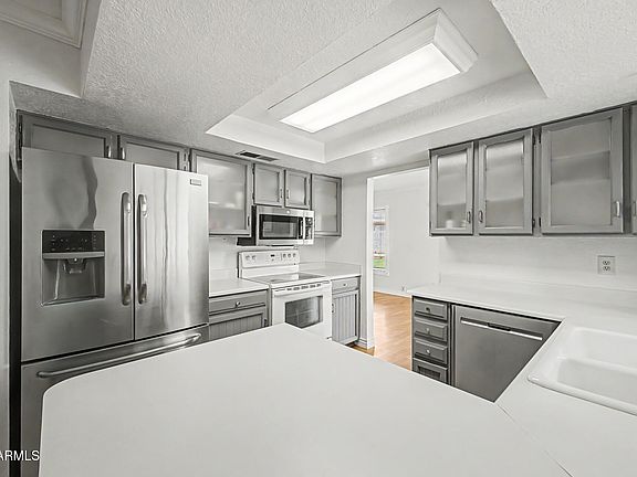 4th image of 3136 W KINGS Avenue