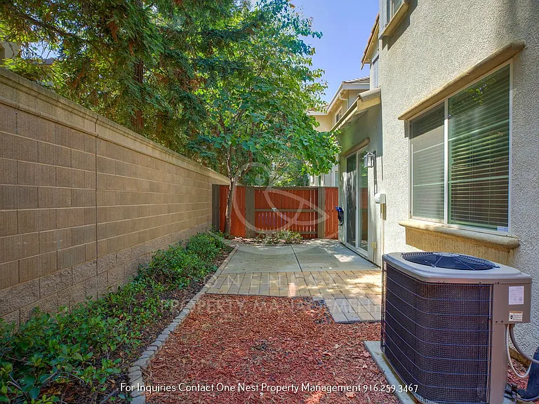 1392 Impressionist Loop — Photo 26
