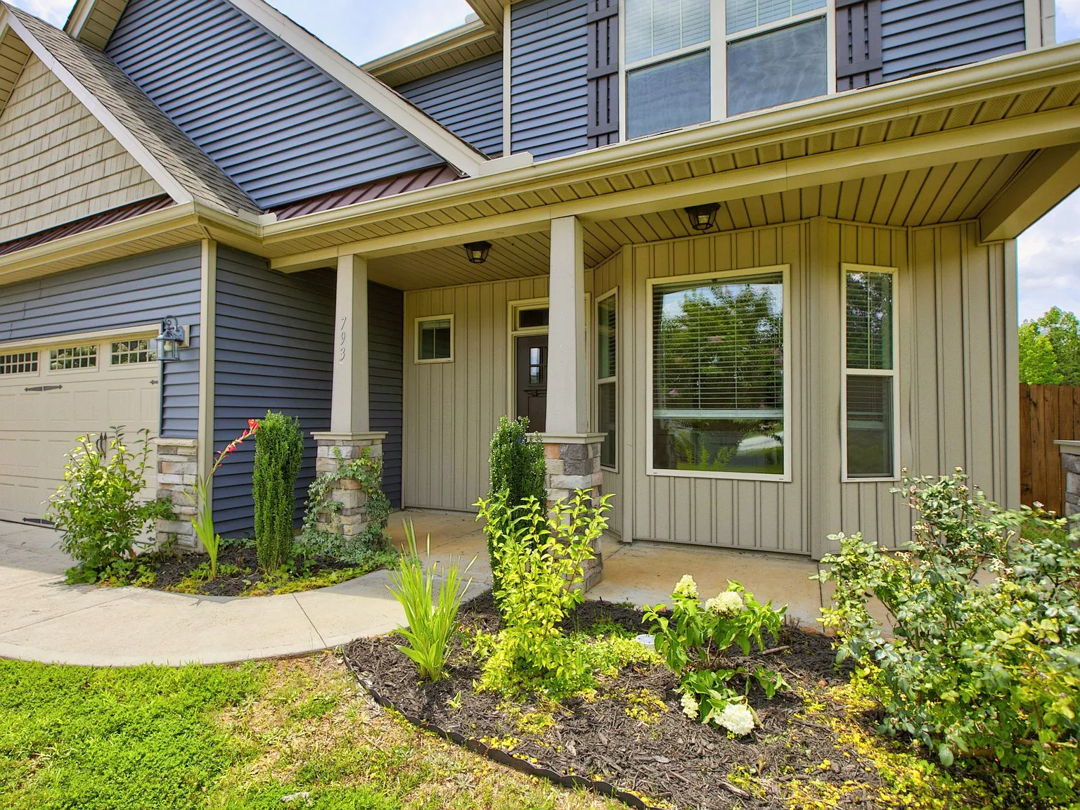 4 bed, 2.5 bath, 1925 sqft, $2,150 — Photo 4