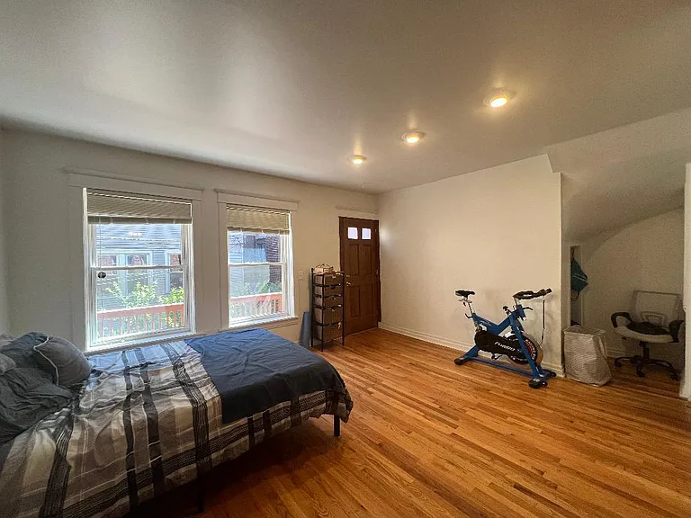 852 W Diversey Pkwy #1R — Photo 4
