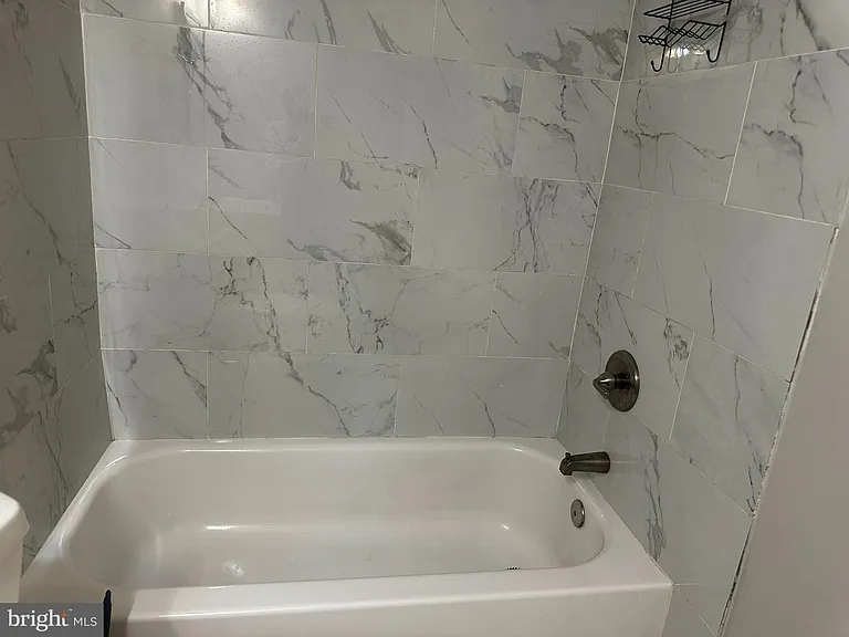 6723 Averett Ct — Photo 18