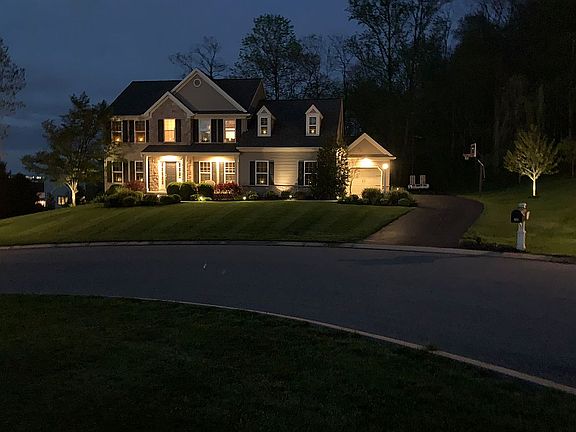 2nd image of 790 Chestnut Hill Dr